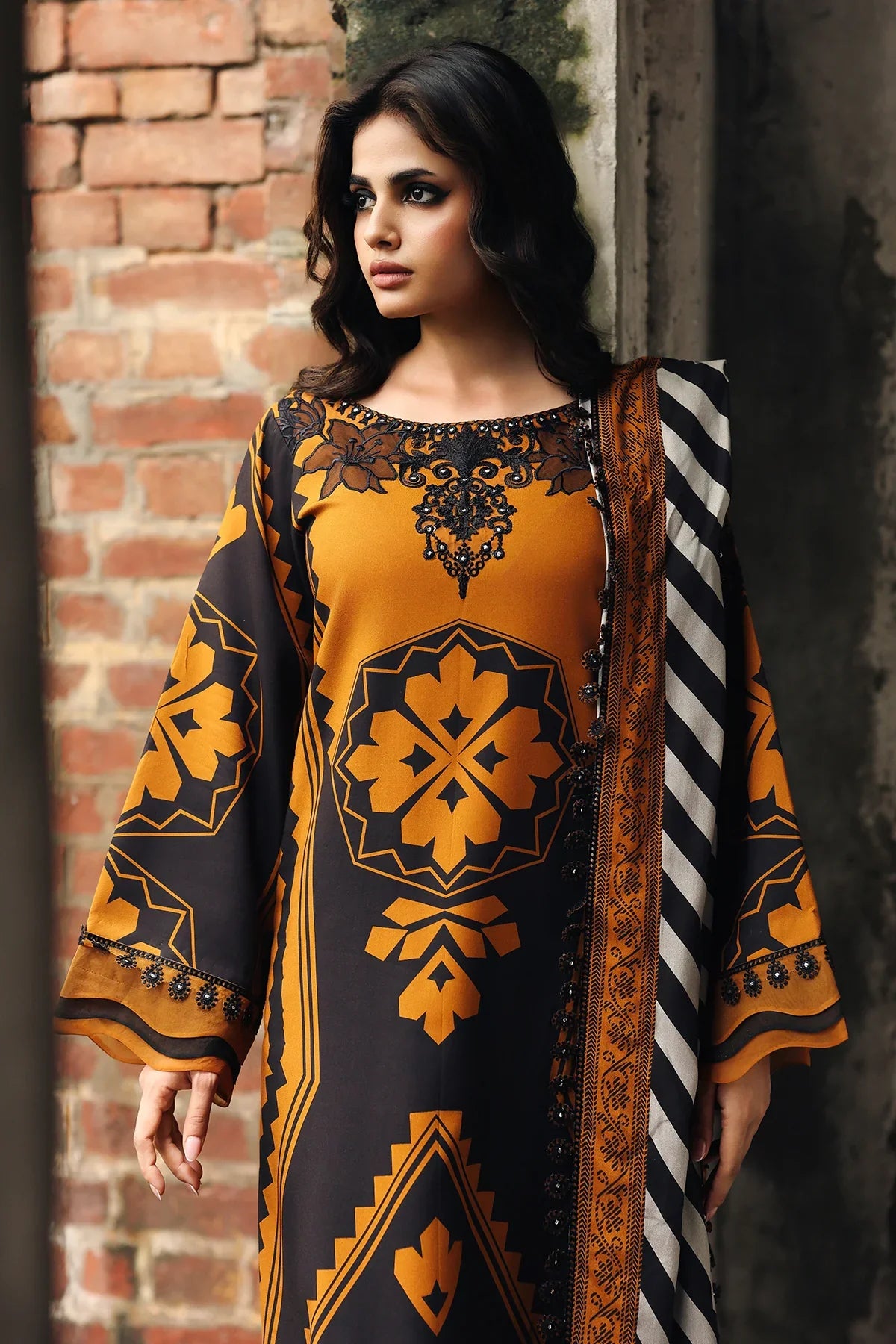 RT1268-Charizma - Winter 3PC Karandi Digital Print Dress