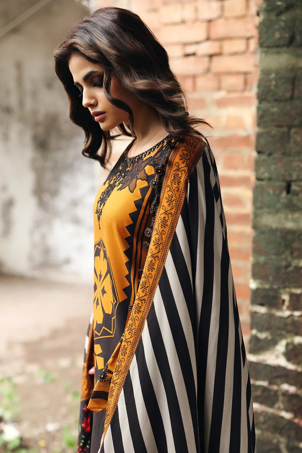 RT1268-Charizma - Winter 3PC Karandi Digital Print Dress