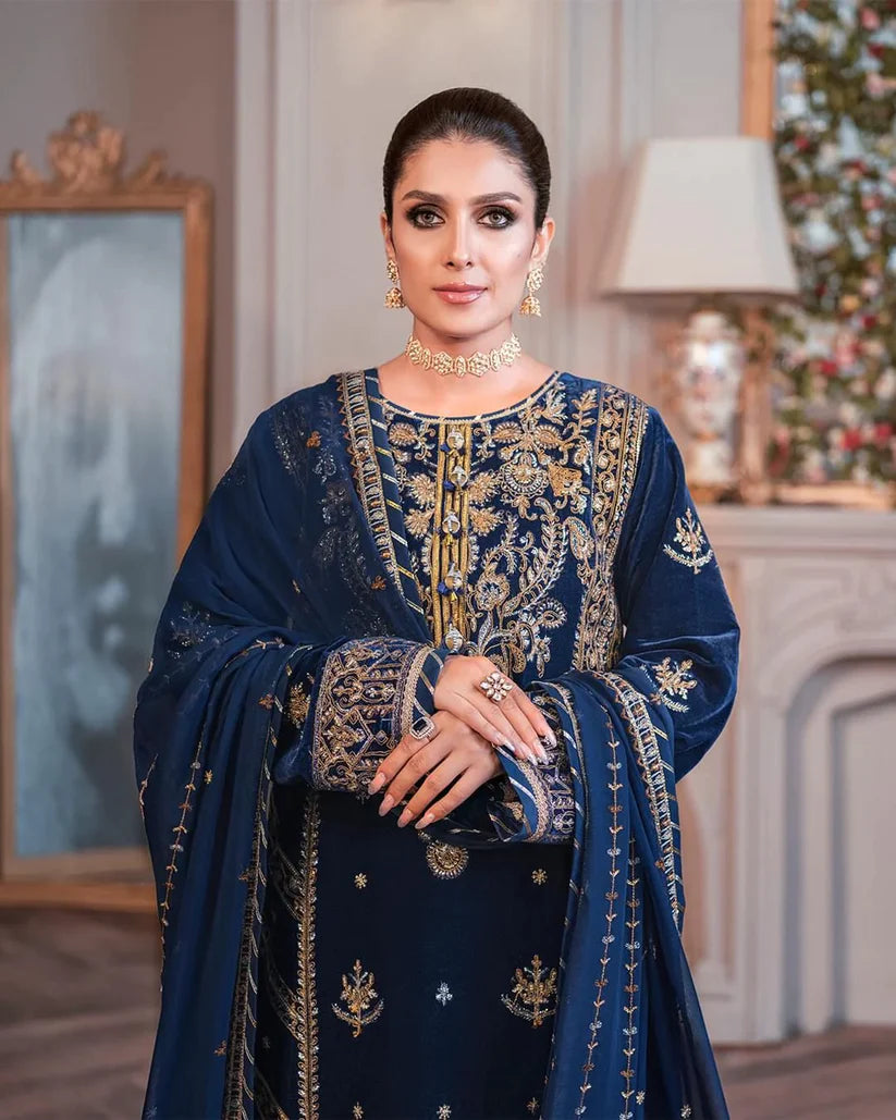 RT1061-WINTER Embroidered Velvet Three piece With Embridered Chiffon Duppatta