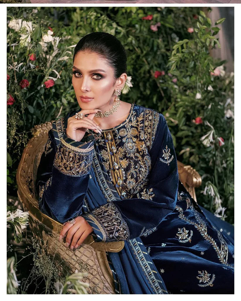 RT1061-WINTER Embroidered Velvet Three piece With Embridered Chiffon Duppatta