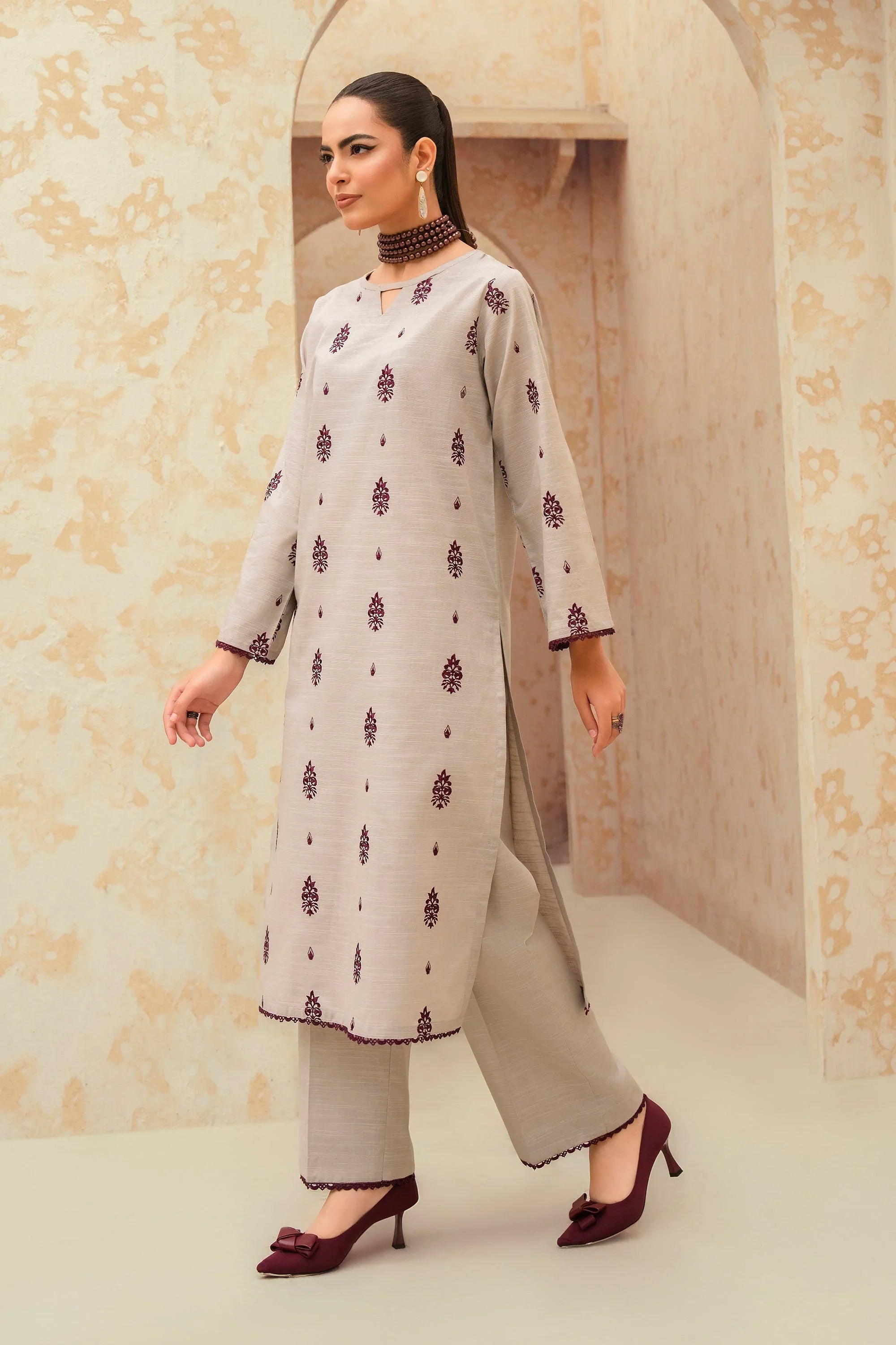 RT1245-Jazmin -winter 3pc Embroidered Suit