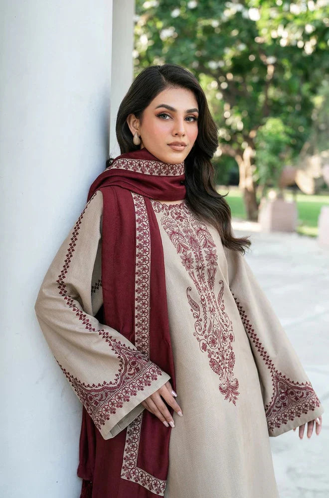 RT1215-Baroque -Winter 3PC Dhanak Embroidered Suit