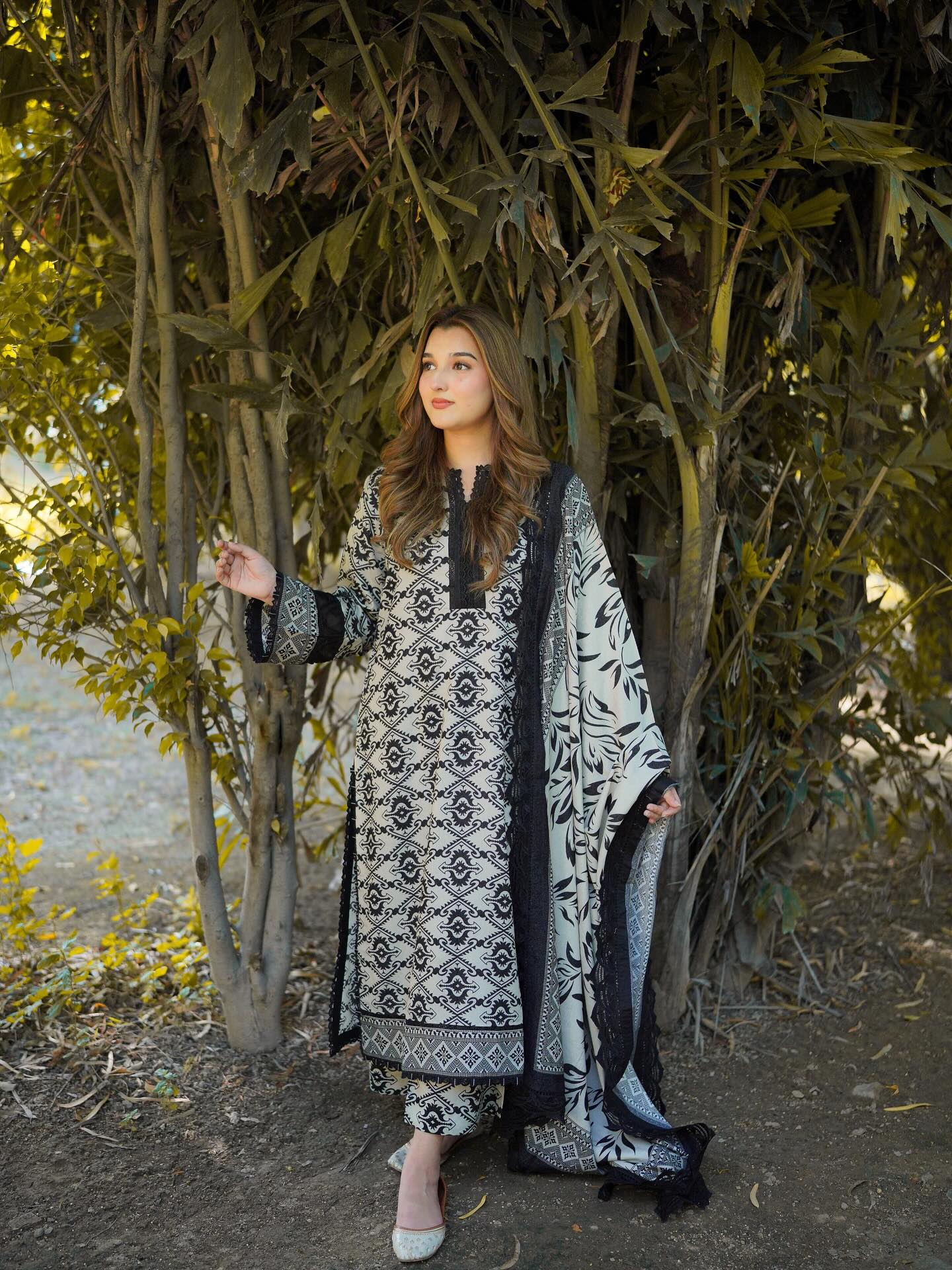 RT1997-Sapphire - Winter 3PC Karandi Digital Print Dress