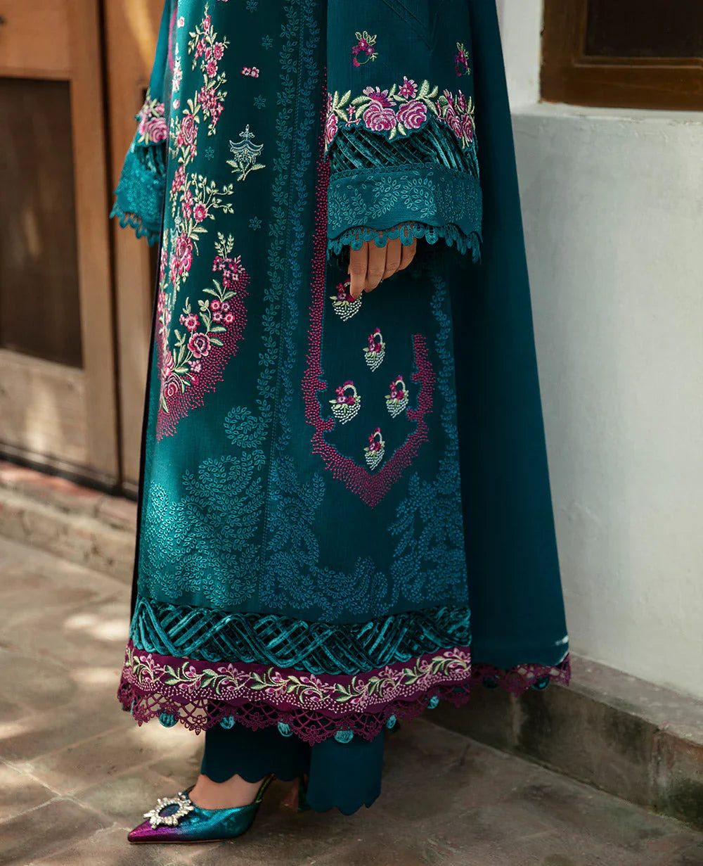RT1224-Sobia Nazir - Winter 3PC Dhanak Embroidered Suit