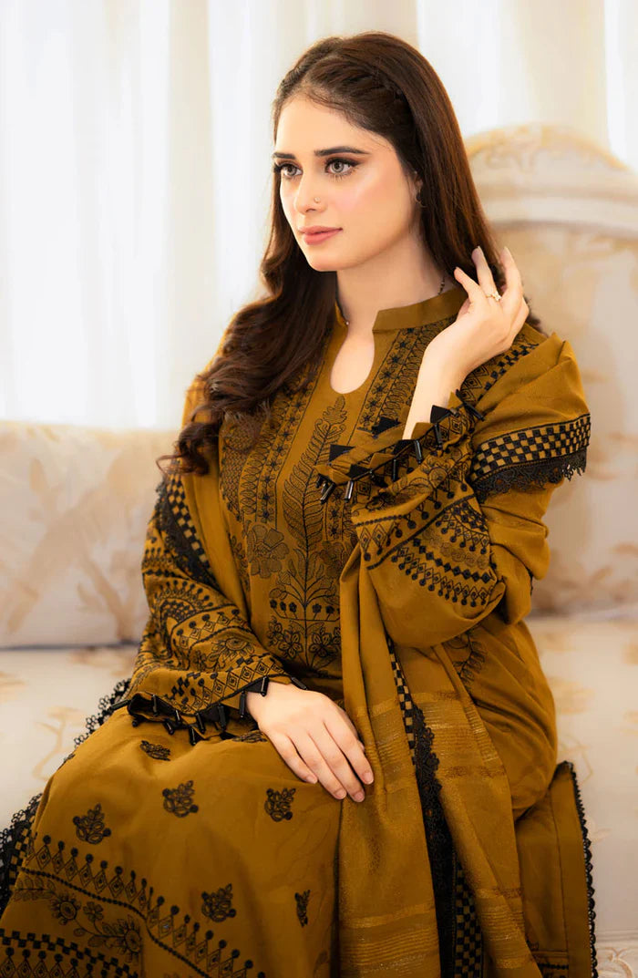 RT1216-Baroque -Winter 3PC Dhanak Embroidered Suit