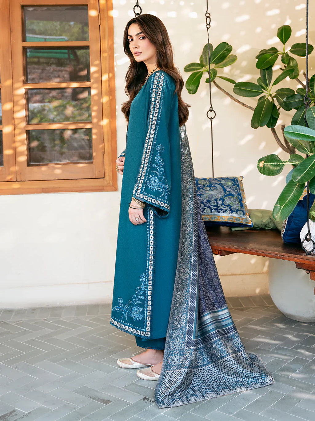 RT1278-izel - Winter 3PC Dhanak Embroidered Suit