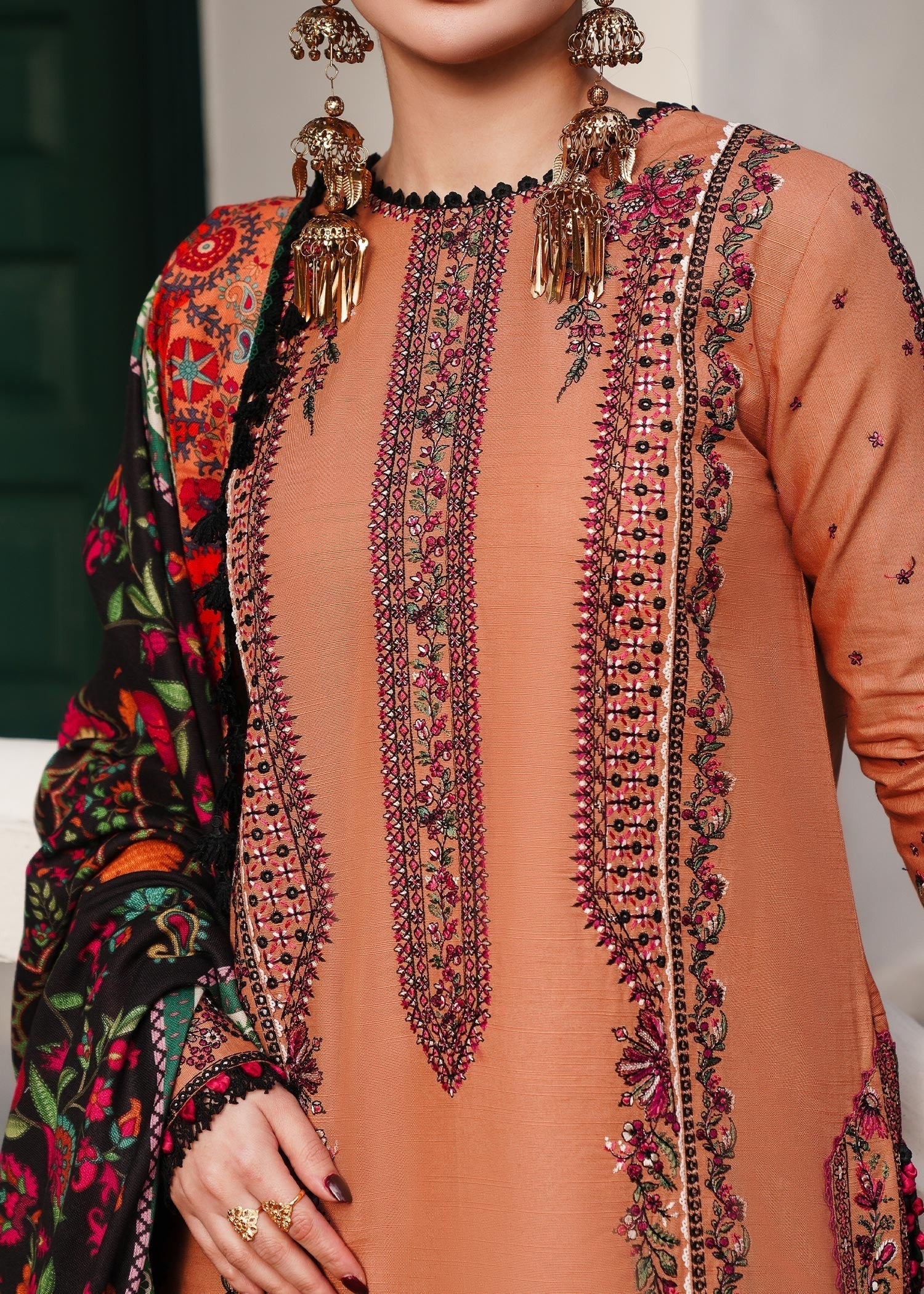 RT1221-Hussain Rehar - Winter 3PC Dhanak Embroidered Suit