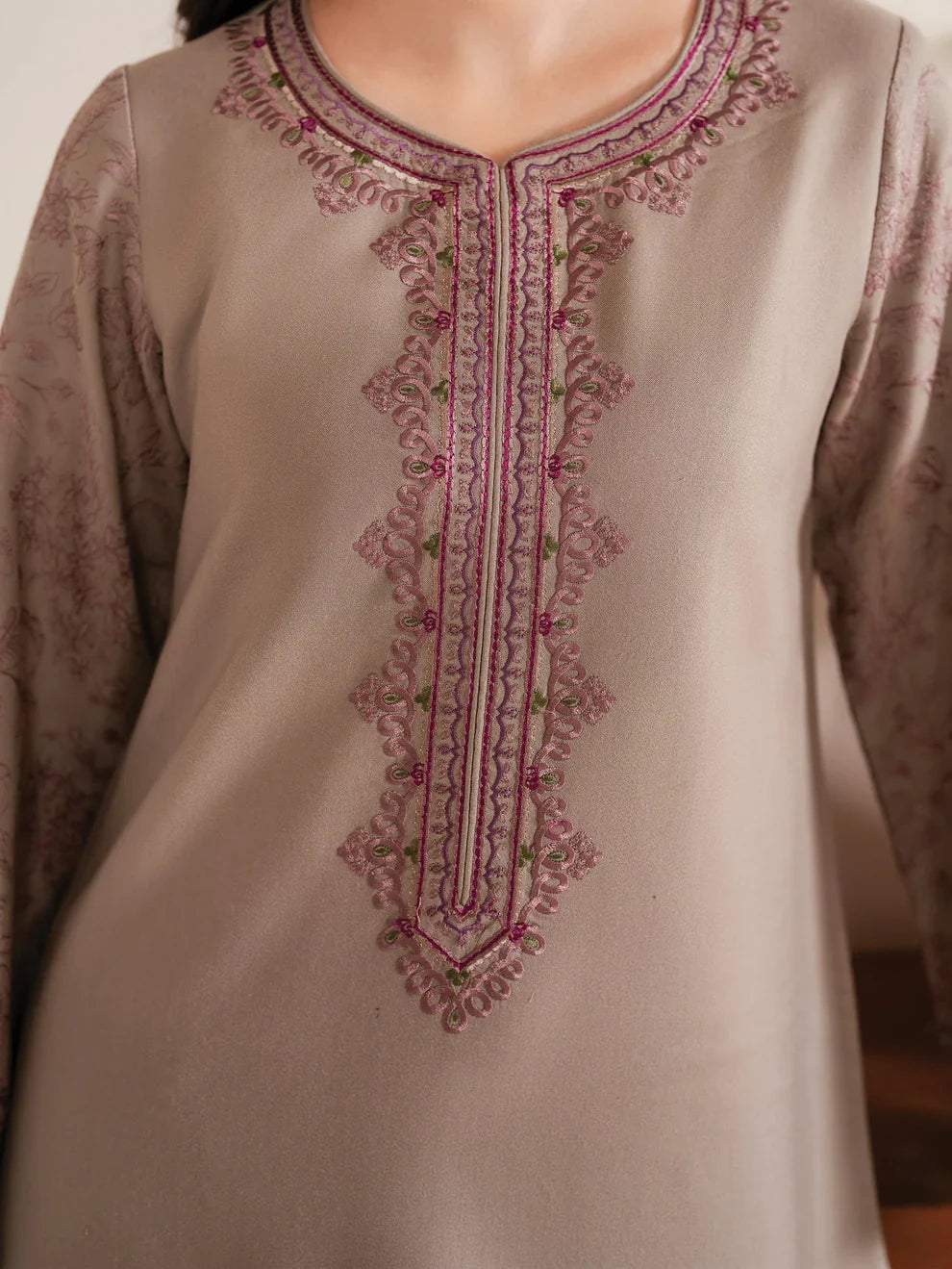 RT1240-Jazmin - Winter 3PC Dhanak Embroidered Suit
