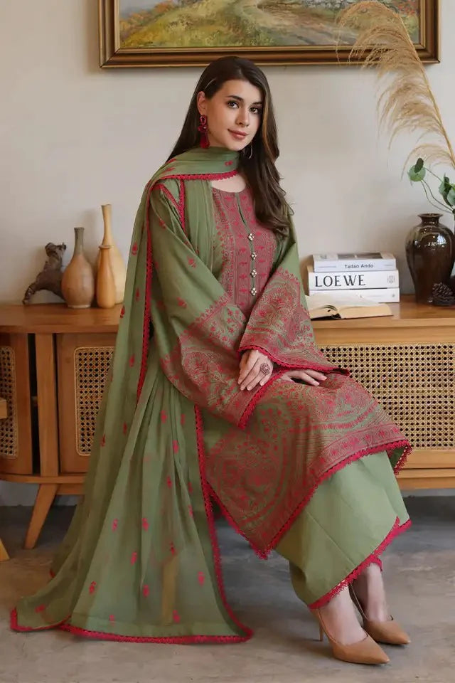 RT929 - Bareeze 3 Piece Embroidered Lawn Suit
